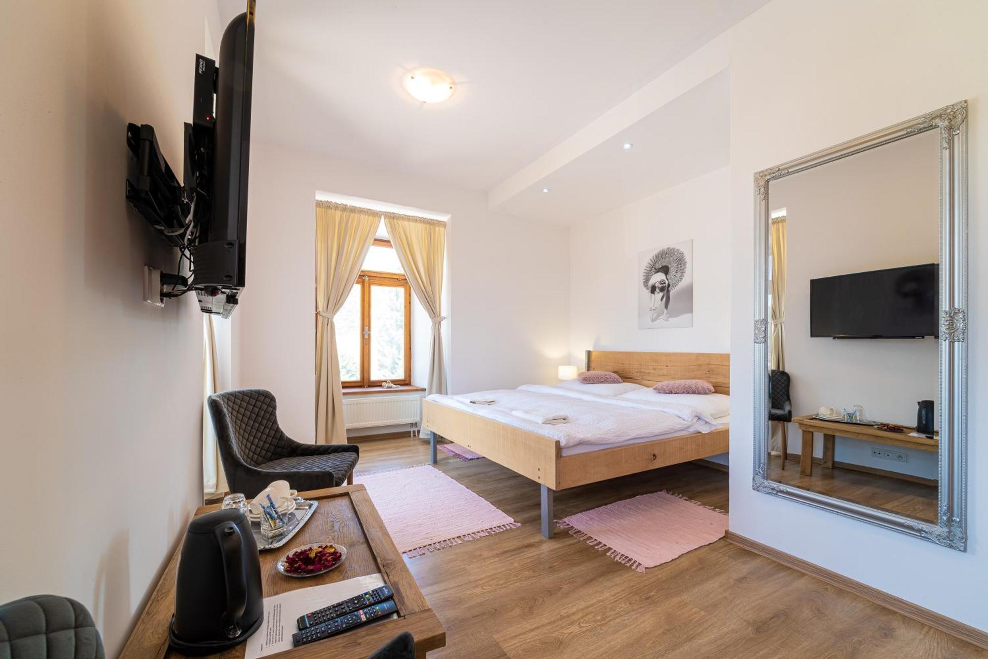 Plesivec Bed & Breakfast Hugo المظهر الخارجي الصورة