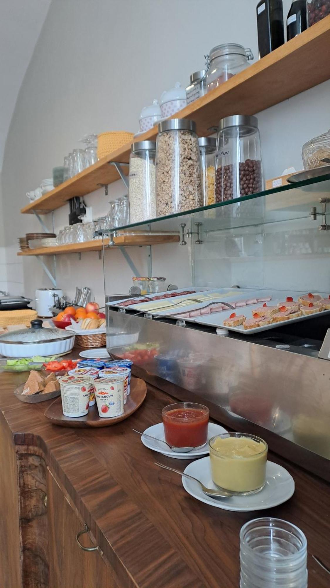 Plesivec Bed & Breakfast Hugo المظهر الخارجي الصورة